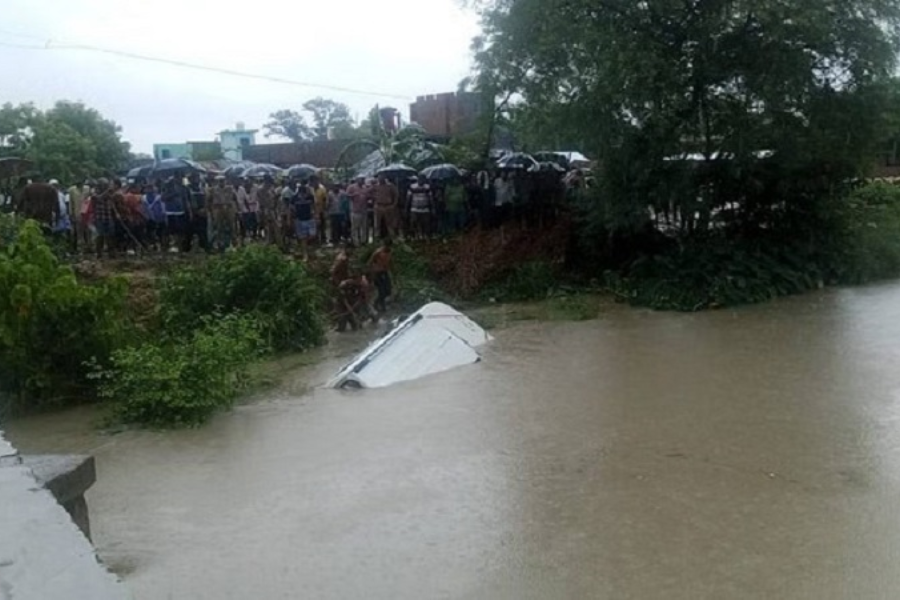 Gonda accident Bolero